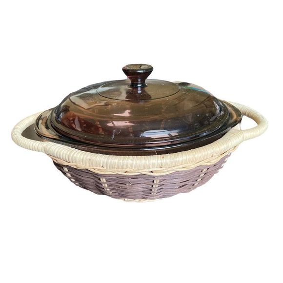 Pyrex 1.5 L Purple Lidded Casserole Bake Dish Wicker Basket Cozy - Picture 2 of 9